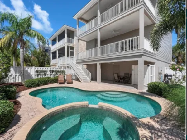 Holmes Beach Retreat with Private Pool on Anna Maria Island